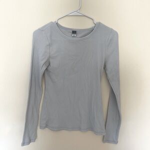 Old Navy long sleeve ribbed shirt. Size Small. Comes from a smoke free home.